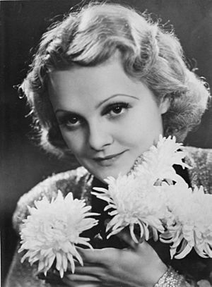 Rácz Vali, Hungarian actress and singer during the '30s and '40s.jpg