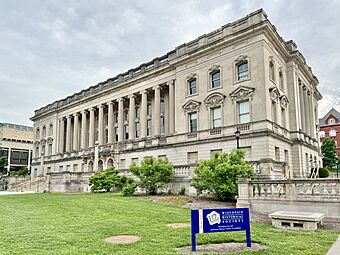 State Historical Society Library, University of Wisconsin, State Street and Campus Mall, Madison, WI - 54303357393.jpg