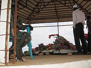 Sudan Juba grave of John Garang 17jun2006