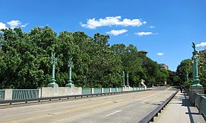 Taft Bridge - facing south