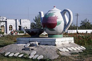 Tea Time, Fergana Valley, Uzbekistan, Sept 2002 (3494516729)