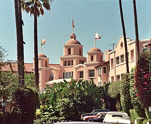 The Beverly Hills Hotel, 1989 (2086903257) (cropped)