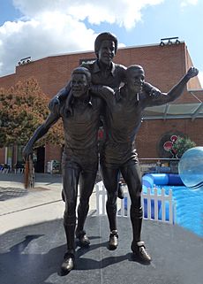 The Three Degrees statue - New Square, West Bromwich (48488490306)
