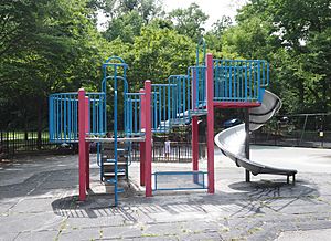 Vinmont Veteran Park Playground 03.jpg