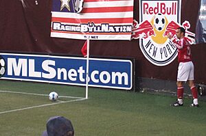 Youri Djorkaeff takes a corner (cropped)