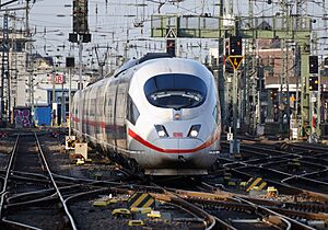 ICE 3 Köln Hauptbahnhof 2015-12-17-02