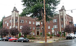 Lindquist Apartment House (Portland, OR)