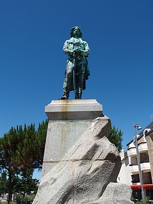 Statue hoche quiberon (1)