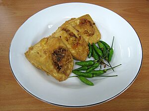 Tahu isi goreng plus cabe rawit