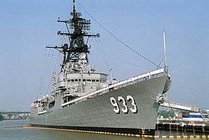 USS Barry (DD-933) at Washington Navy Yard in 1994