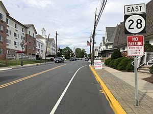 2018-06-20 17 14 49 View east along New Jersey State Route 28 (South Avenue) just east of Union County Route 655 (Martine Avenue) in Fanwood, Union County, New Jersey