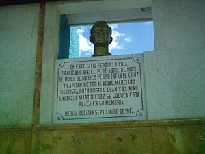 Busto de Pedro Infante en Mérida, Yucatán 04