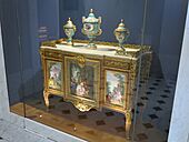Commode de la comtesse du Barry (Louvre, OA 11293)