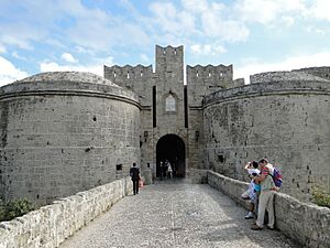 Gate d'Amboise 02