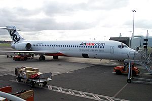 Jetstar Airways B717-2K9 (VH-LAX) at Sydney Airport