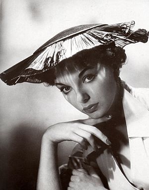 Joan Collins 1952.jpg