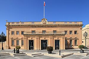 Malta - Valletta - Triq il-Papa Piju V - Central Bank of Malta 03 ies