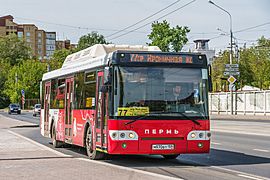 Perm asv2019-05 img17 bus at Razgulay stop