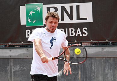 Stan Wawrinka Practice (85) great with ball dunlop fort (26974529661)