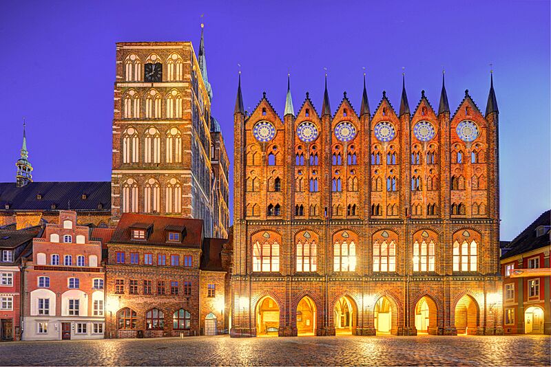 Stralsund, Rathaus und St. Nikolai