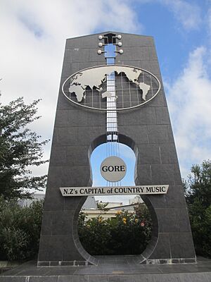 The Big Guitar in Gore