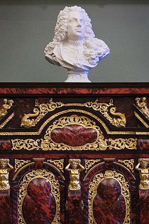 Vienna - Tortoise shell cabinet & baroque bust - 6465