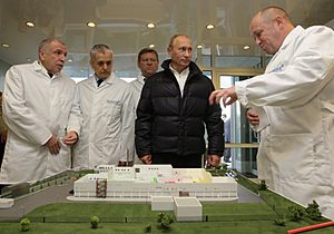 Vladimir Putin tours Yevgeny Prigozhin's Concord food catering factory 01