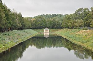 WestonAqueduct ChannelChamber