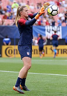 Alyssa Naeher June2018 warmup