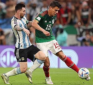 Argentina vs mexico messi vs hectormoreno (cropped)