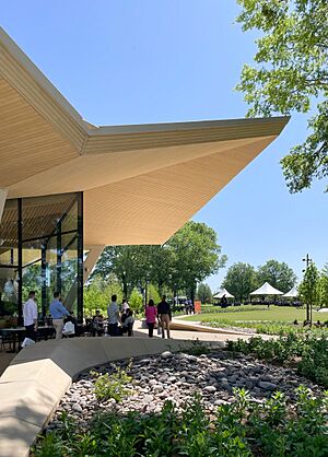 Arkansas Museum of Fine Arts Exterior.jpg