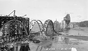 Coos Bay Bridge, Construction (32091766393)