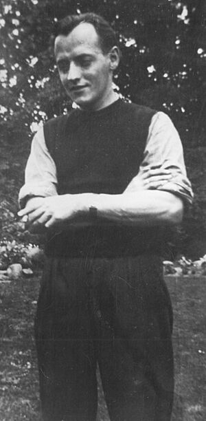 Godtfred Kirk Christiansen (cropped).jpg