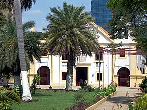 Igreja de Nossa Senhora da Nazaré (19307975263)