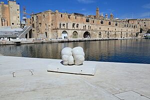 Malta - Cospicua - Fuq San l-Inkurunazzjoni - Dock no1 09 ies
