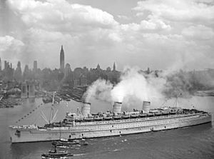 RMS Queen Mary 20Jun1945 NewYork