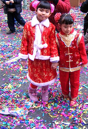 Red girls (121513100)