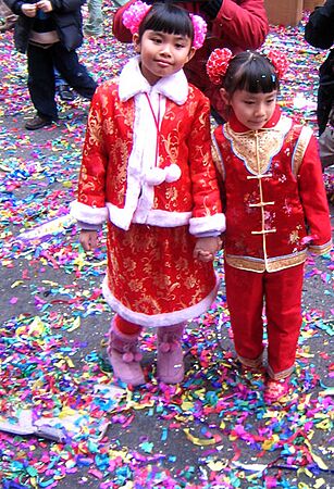 Red girls (121513100)