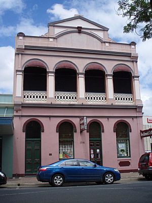 Royal Bank Building (former), from NE (2009).jpg