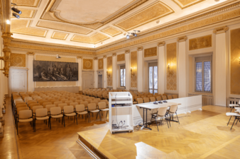 Sala conferenze dell’Ex Palazzo del Governo a Locarno, ora sede della Società Elettrica Sopracenerina, 2024