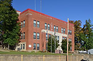 Shannon County courthouse in Eminence