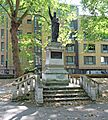 St Anne, Limehouse - Churchyard (geograph 4559410).jpg