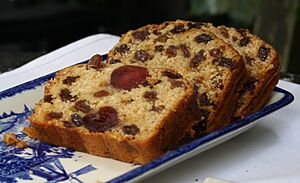 Traditional English Fruitcake (cropped)