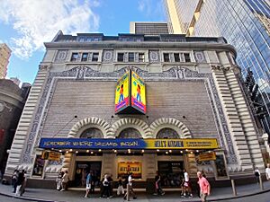 W 44 St Jun 2025 16