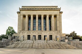 Worcester Memorial Auditorium facade.jpg