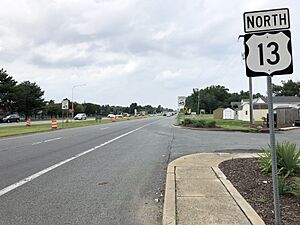 2022-07-17 15 05 52 View north along U.S. Route 13 (DuPont Highway) at Delaware State Route 12 (Midstate Road-Main Street) in Felton, Kent County, Delaware