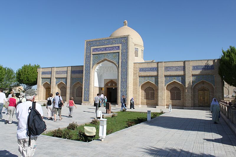 Bahaouddin Naqshbandi mausoleum entrance 1