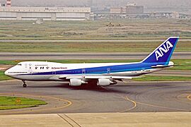 JA8156 B747-SR81 ANA All Nippon Aws HND 23MAY03 (8461306504)