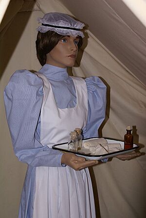 Nurse uniform in 1900