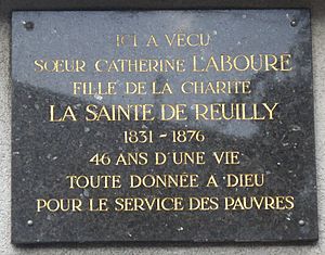 Plaque Catherine Labouré, 77 rue de Reuilly, Paris 12